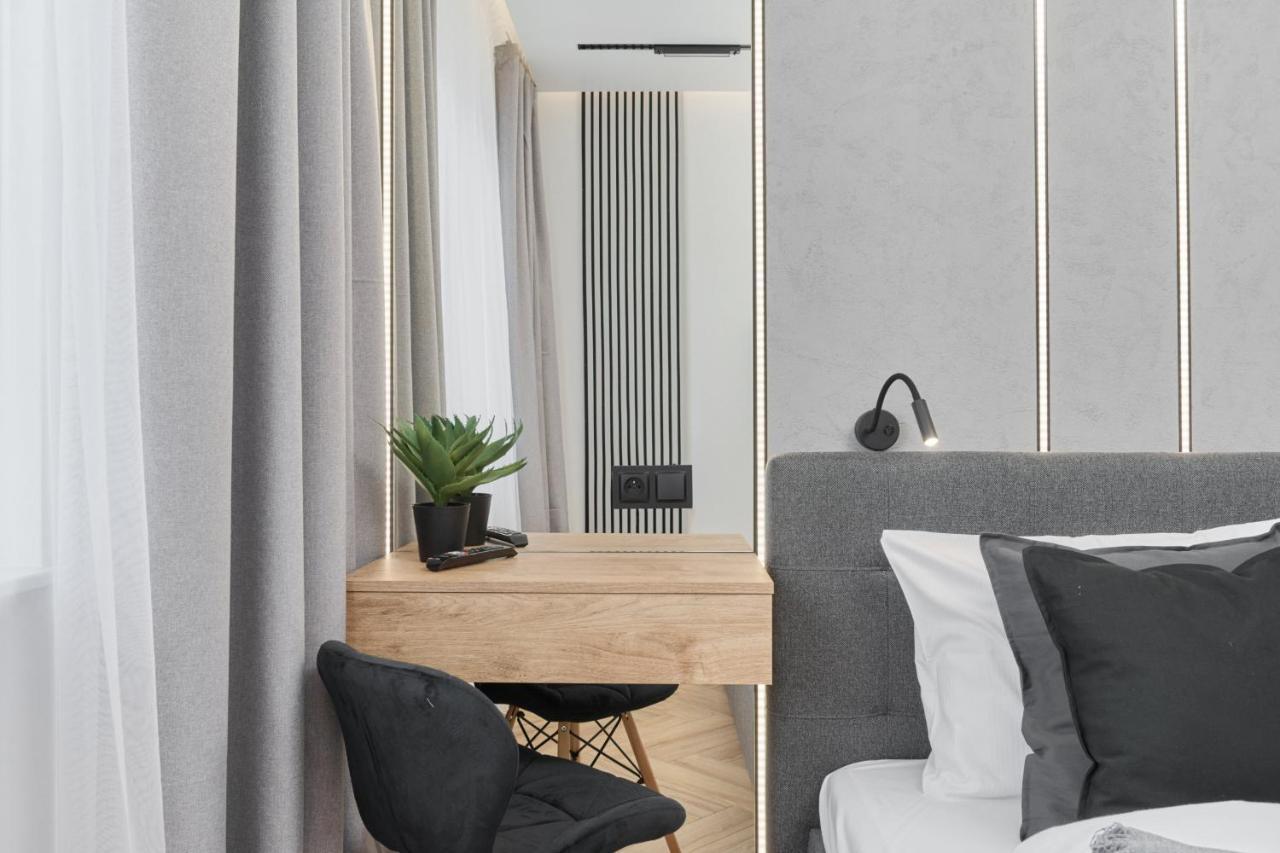 Exclusive Apartment With Balcony & Parking Wroclaw By Renters Prestige Luaran gambar