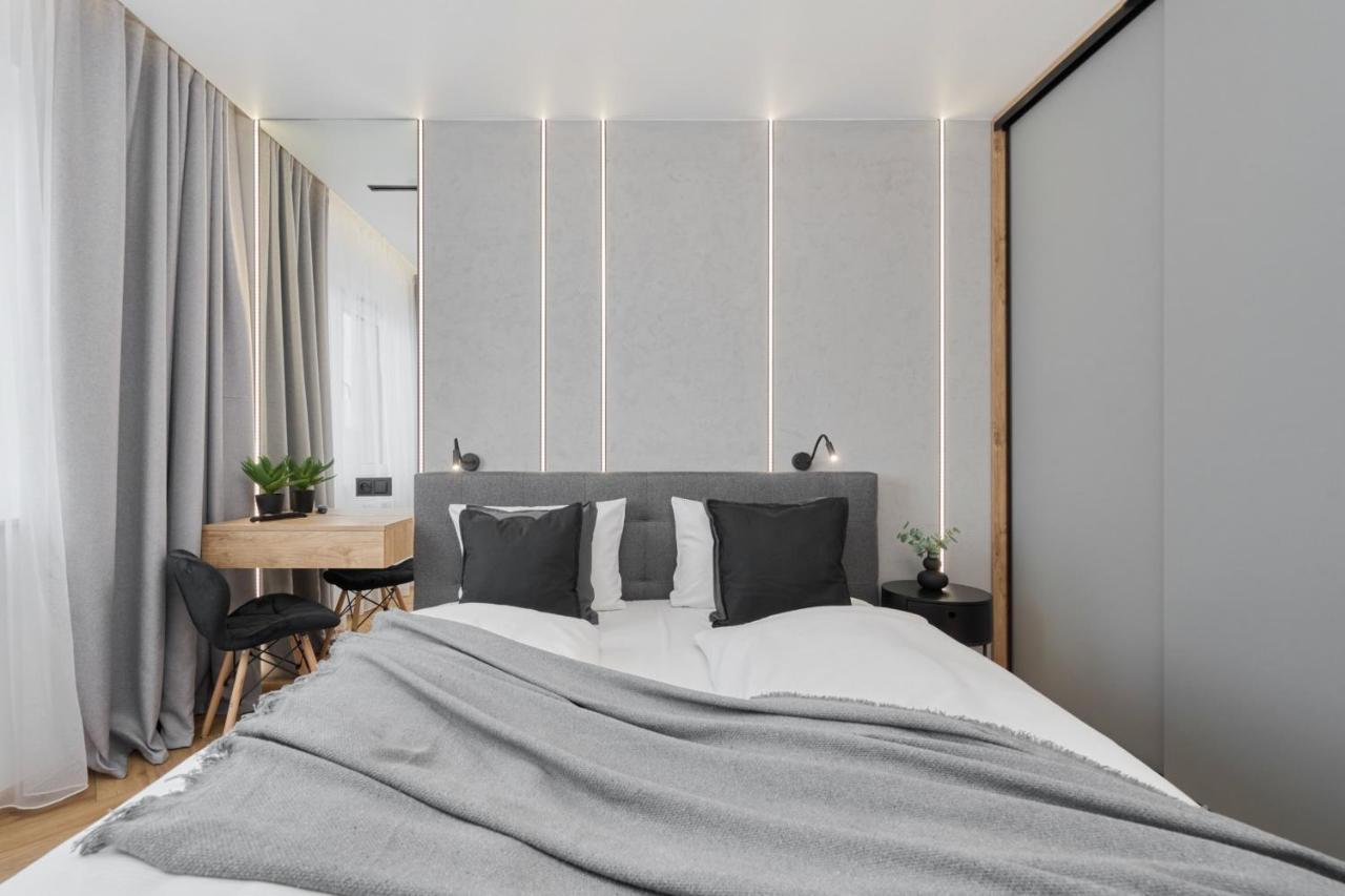Exclusive Apartment With Balcony & Parking Wroclaw By Renters Prestige Luaran gambar