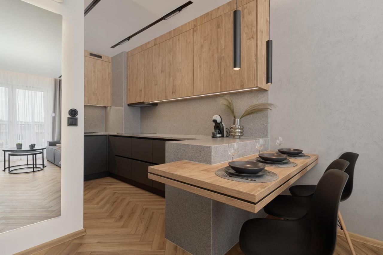 Exclusive Apartment With Balcony & Parking Wroclaw By Renters Prestige Luaran gambar