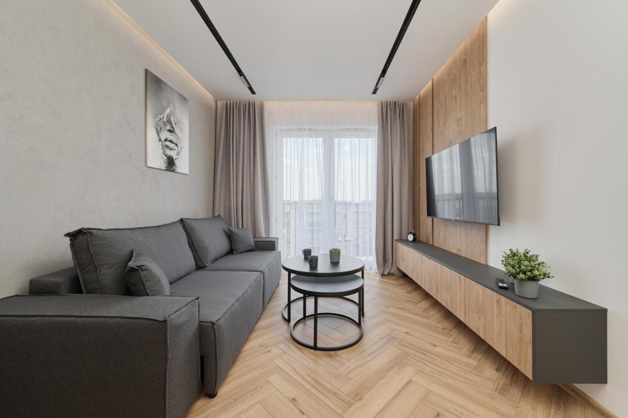 Exclusive Apartment With Balcony & Parking Wroclaw By Renters Prestige Luaran gambar